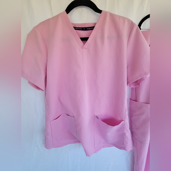 Fabletics Pink Scrub Set - Picture 2 of 4